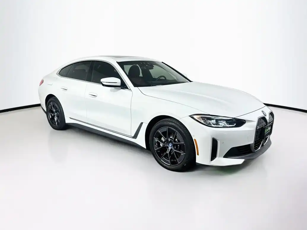 2023 BMW i4 eDrive40's photo