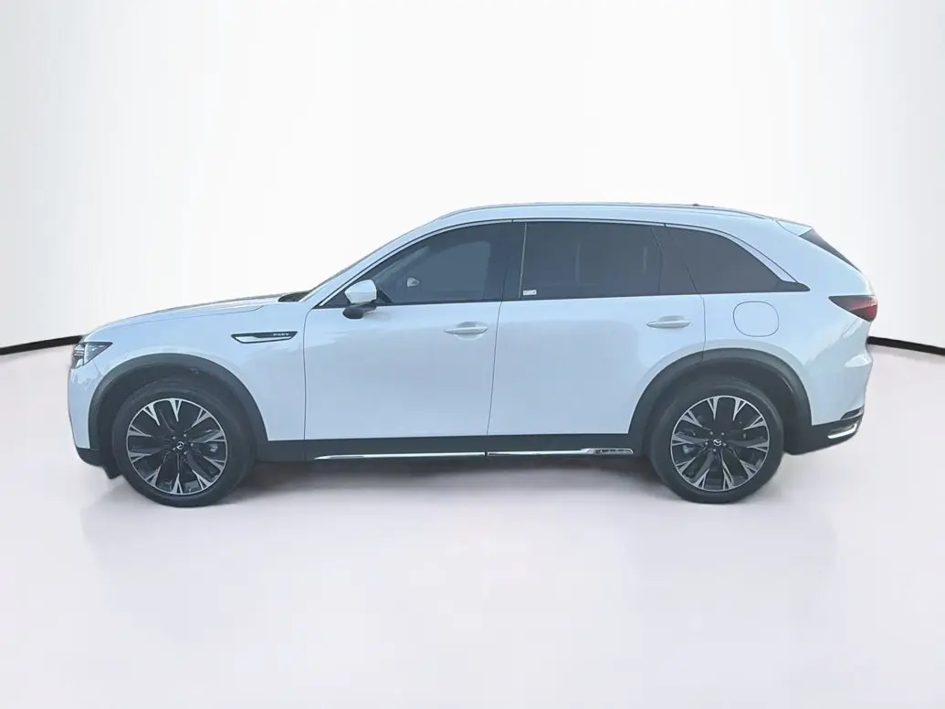 2024 Mazda CX-90 PHEV Premium Package photo 4