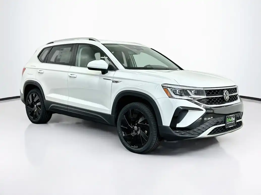 2023 Volkswagen Taos 1.5T SEL 4Motion's photo