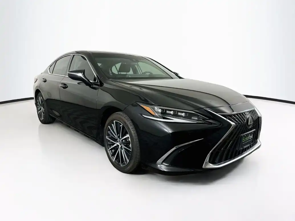2024 Lexus ES 300h 300h's photo
