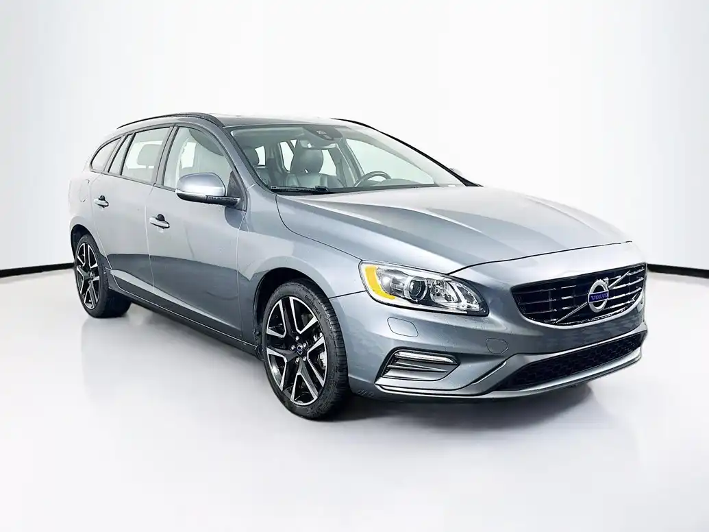 2018 Volvo V60 T5 Dynamic AWD's photo