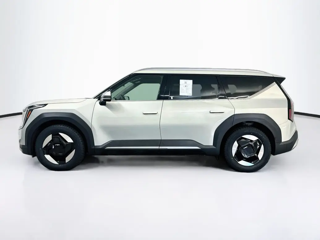 2024 Kia EV9 Wind AWD photo 4