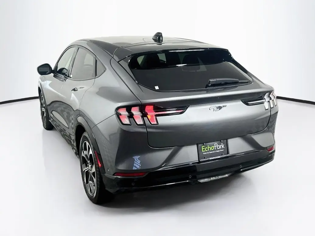 2023 Ford Mustang-Mach-e Premium photo 5