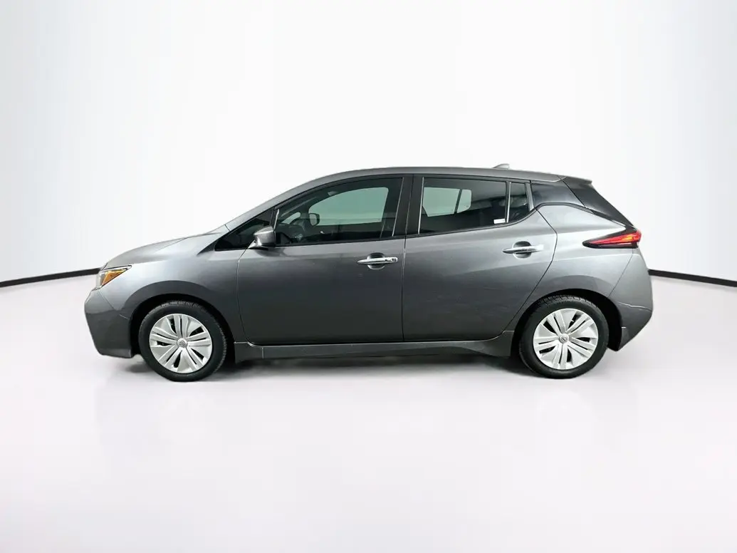 2023 Nissan Leaf S photo 4