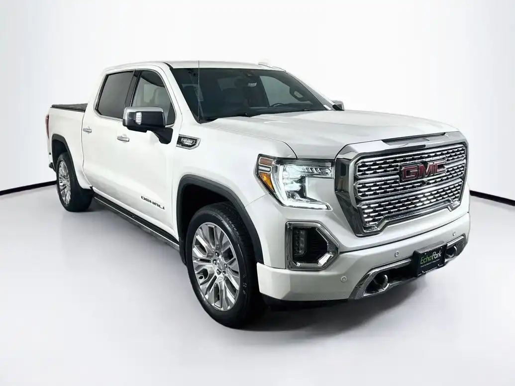 2020 GMC Sierra 4WD Crew Cab Short Box Denali's photo
