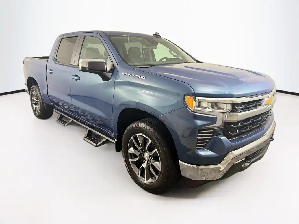 2024 Chevrolet Silverado 1500 LT 4WD Crew Cab Short Box 2FL's photo