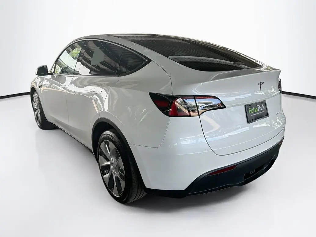 2023 Tesla Model Y Long Range Dual Motor AWD photo 5