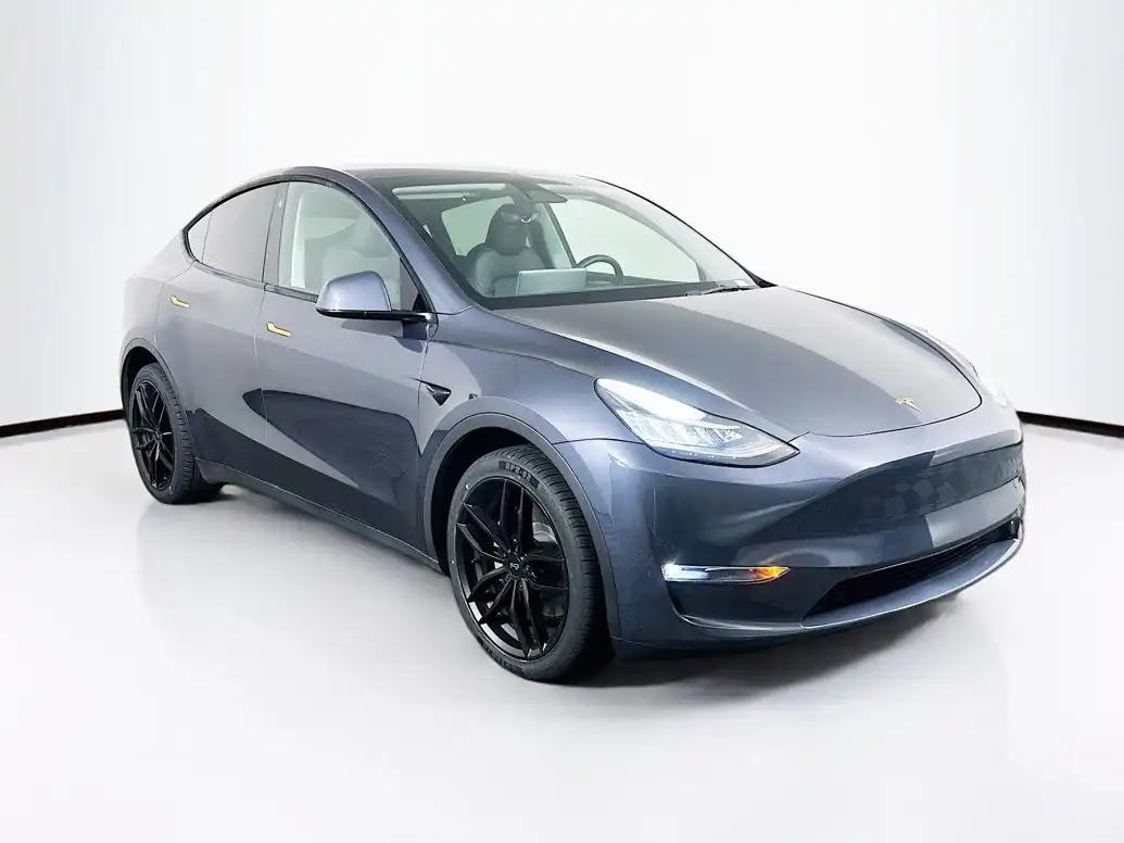 2023 Tesla Model Y Long Range Dual Motor All-Wheel Drive's photo