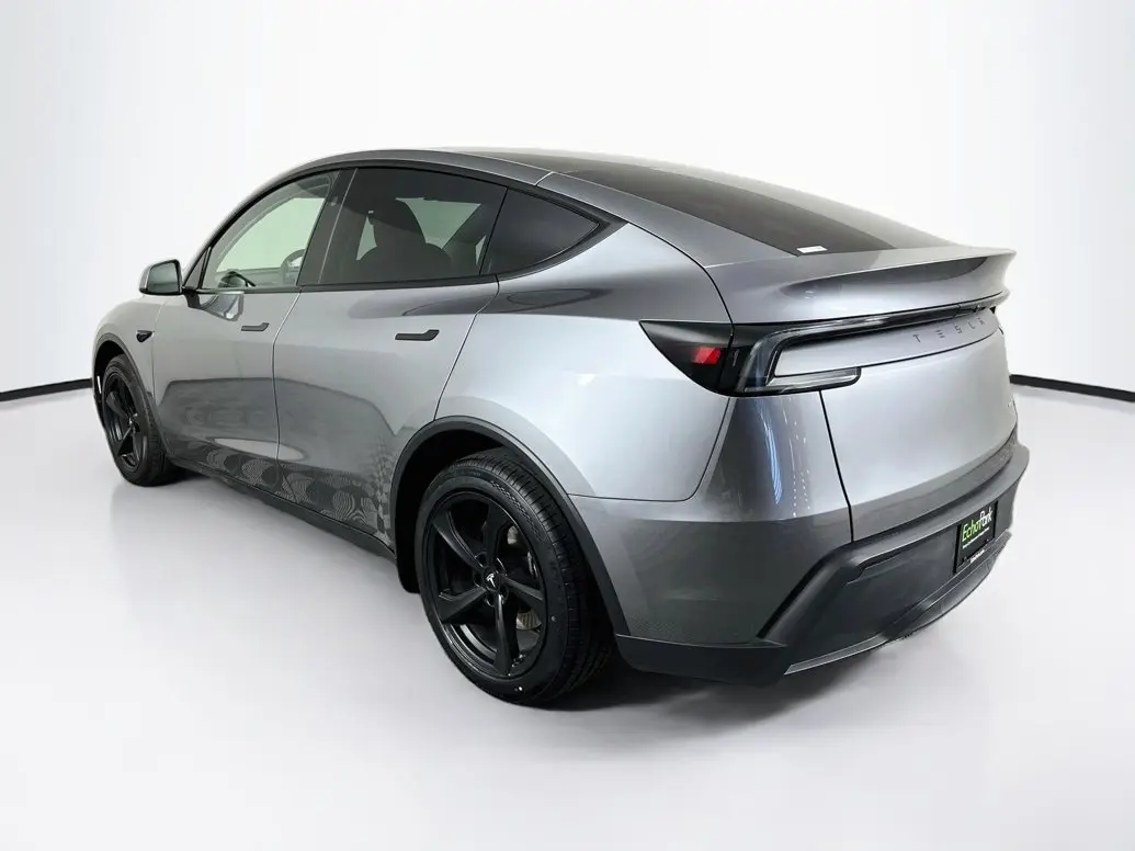 2026 Tesla Model Y Long Range Launch Series AWD photo 5