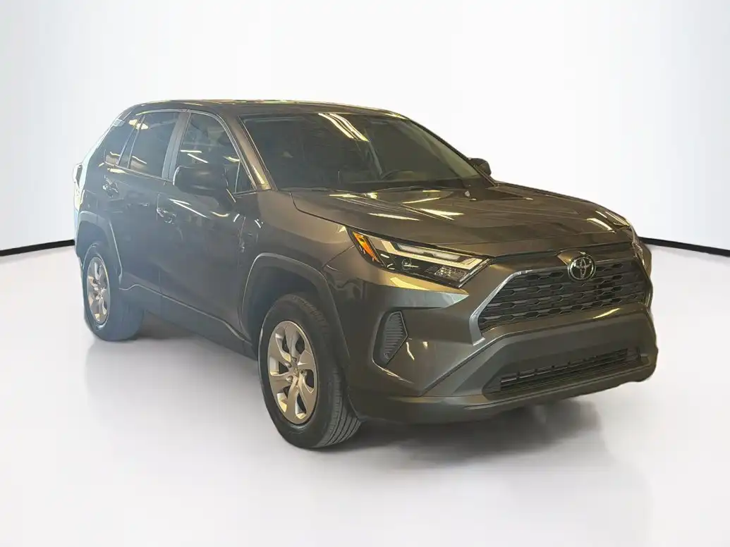 2025 Toyota RAV4 LE AWD's photo