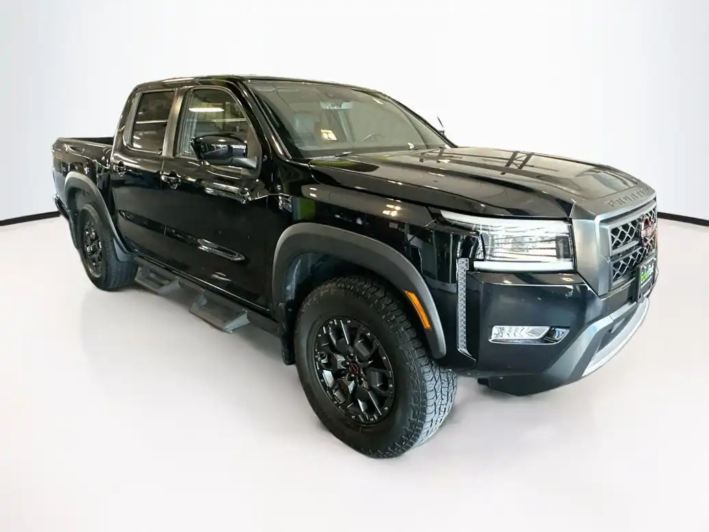 2023 Nissan Frontier PRO-4X Crew Cab 4X4's photo