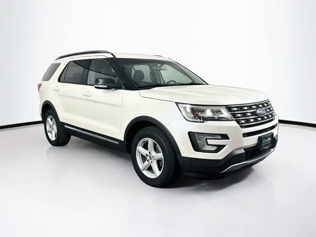 2016 Ford Explorer XLT 4WD's photo