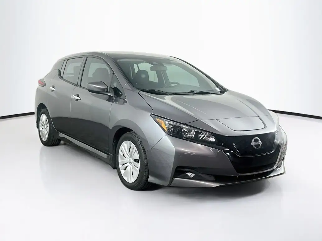 2023 Nissan Leaf S photo 1