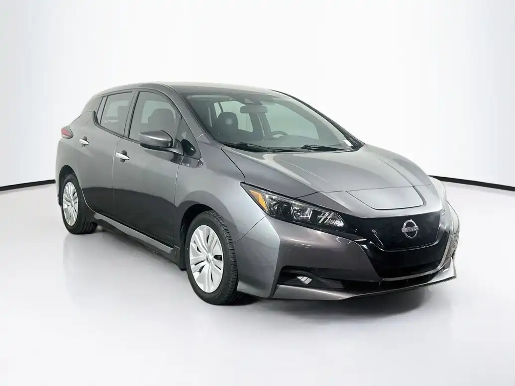 2023 Nissan Leaf S's photo