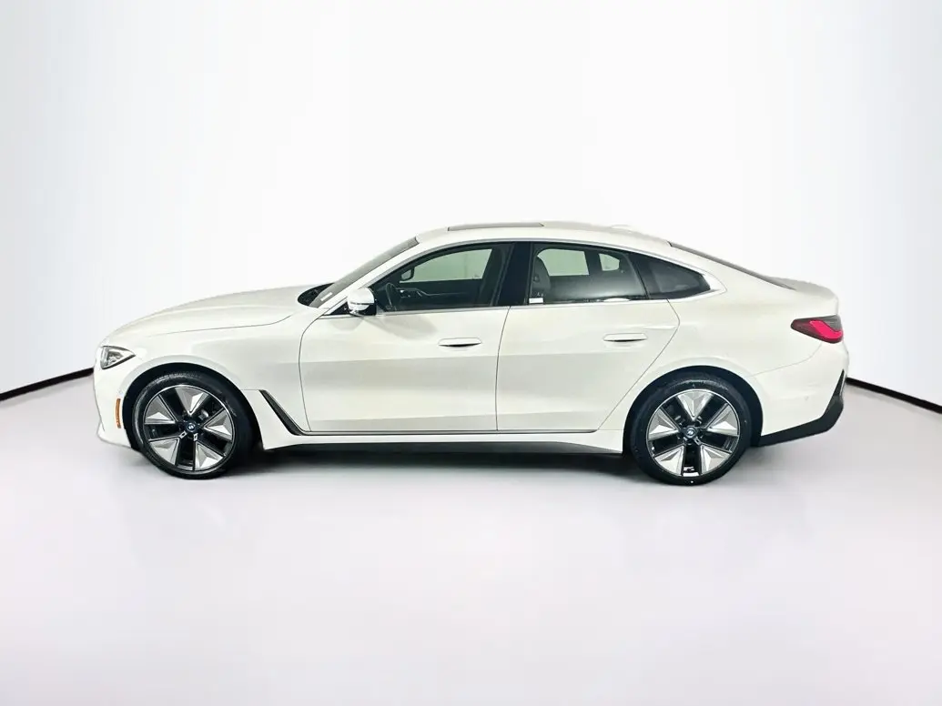2023 BMW i4 eDrive35 photo 4