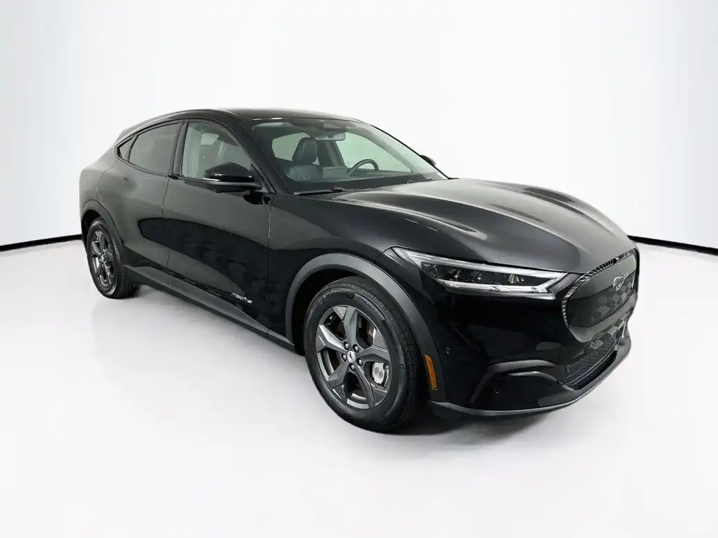 2023 Ford Mustang-Mach-e Select's photo
