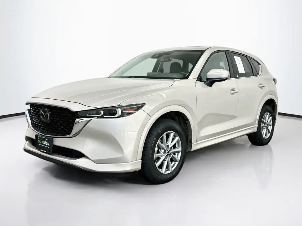 2025 Mazda CX-5 S Preferred package Auto AWD photo 3