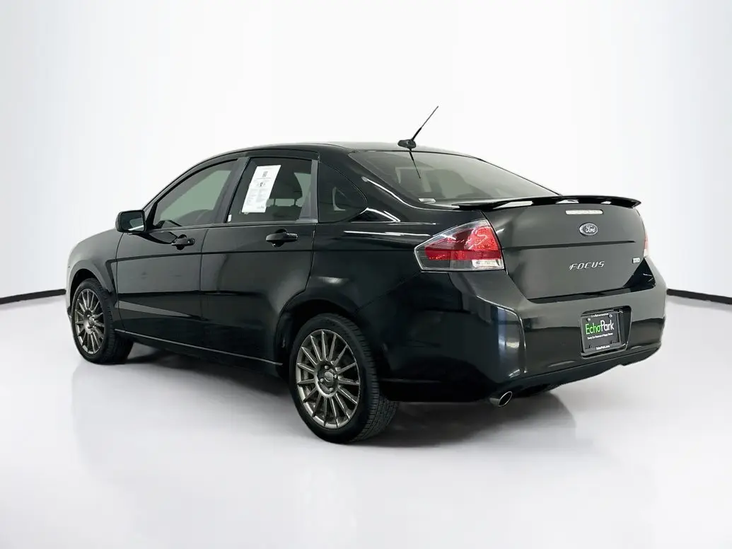 2011 Ford Focus SES photo 5