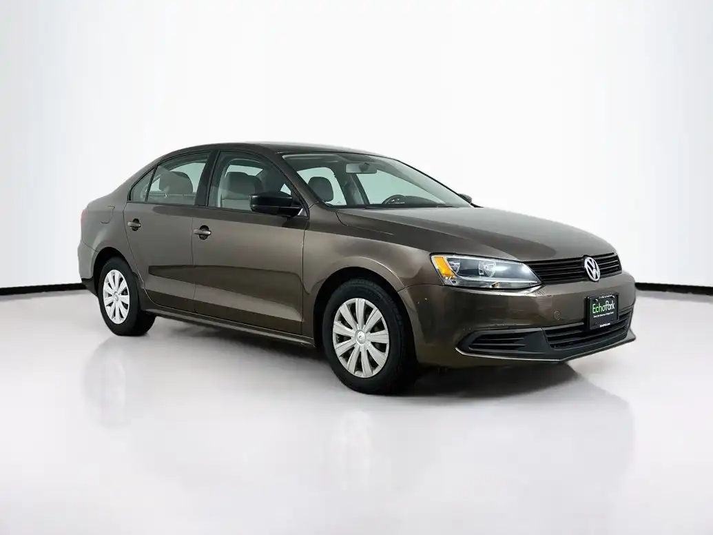 2011 Volkswagen Jetta Base 6AT's photo
