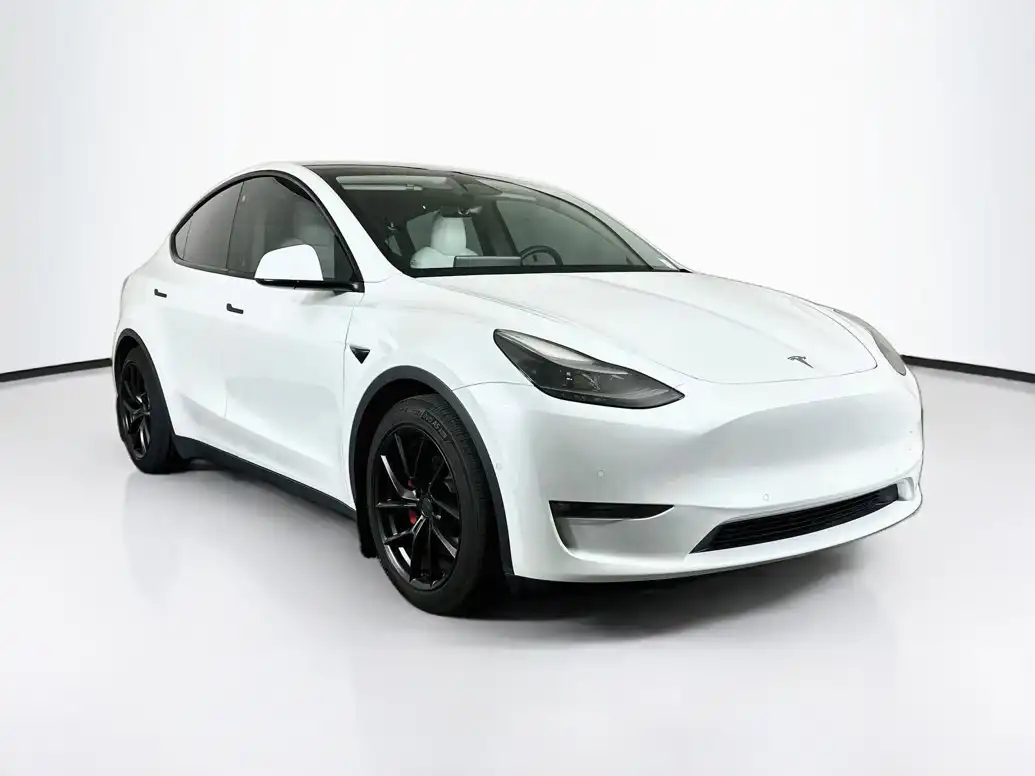 2022 Tesla Model Y Performance Dual Motor All-Wheel Drive's photo