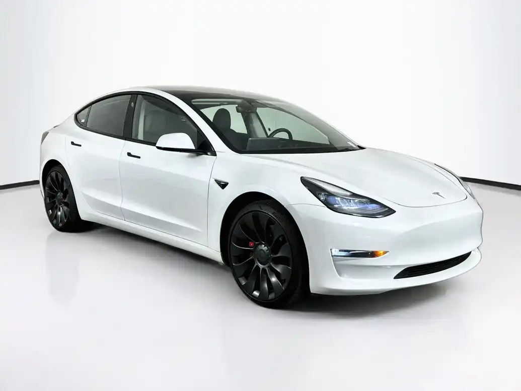 2023 Tesla Model 3 Performance's photo