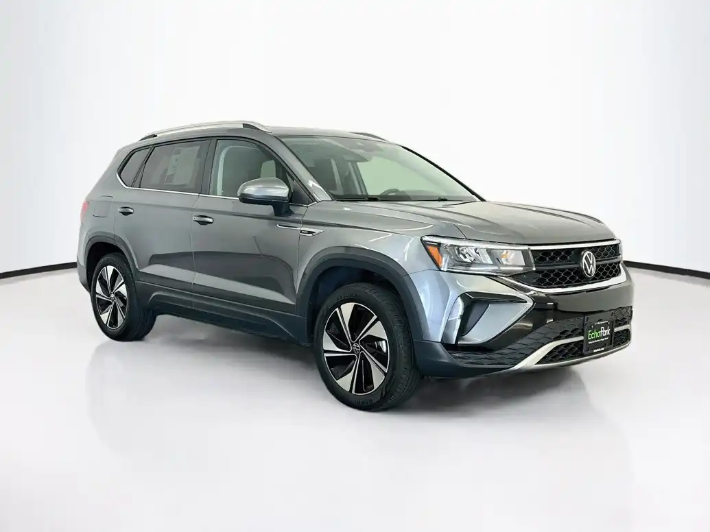 2023 Volkswagen Taos 1.5T SE 4Motion's photo