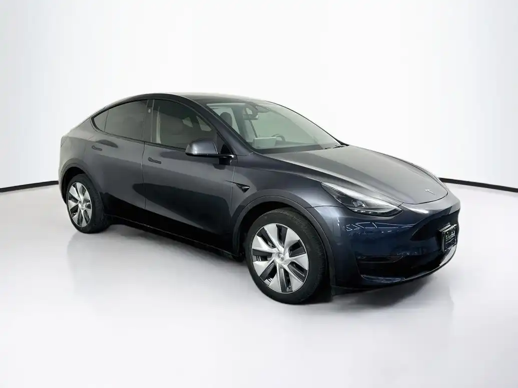 2024 Tesla Model Y Long Range Dual Motor All-Wheel Drive's photo