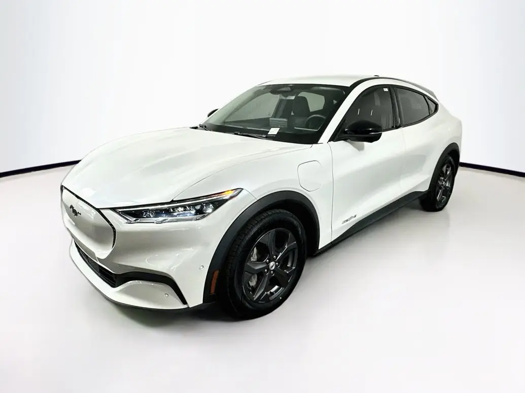 2023 Ford Mustang-Mach-e Select photo 3
