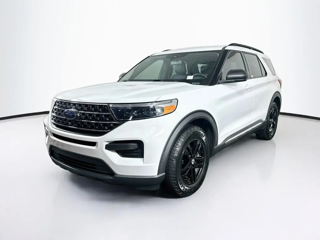 2020 Ford Explorer XLT RWD photo 3