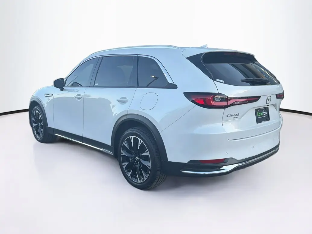 2024 Mazda CX-90 PHEV Premium Package photo 5