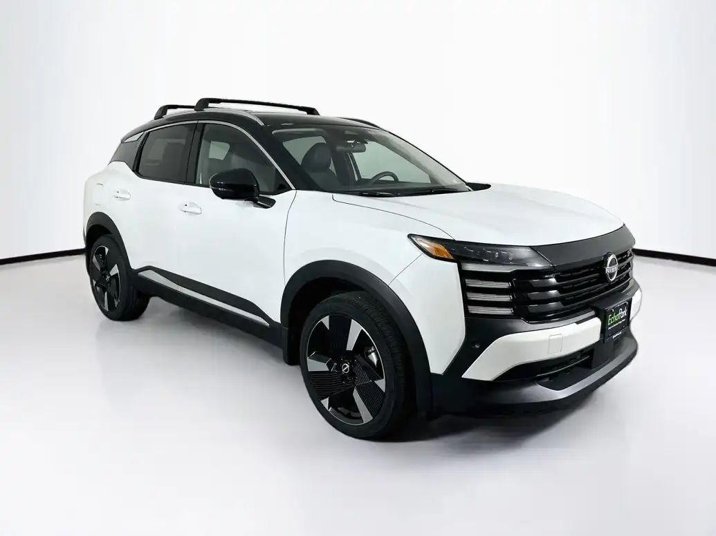 2026 Nissan Kicks 2.0 SR AWD's photo
