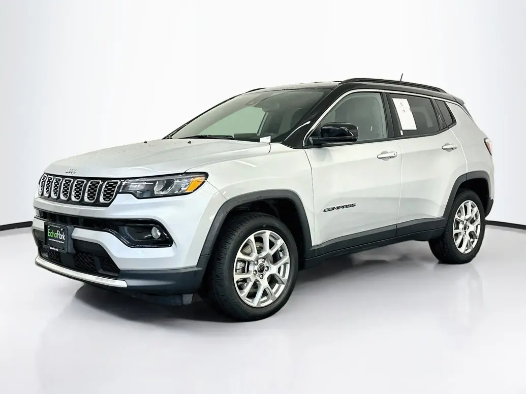 2025 Jeep Compass Limited 4WD photo 3