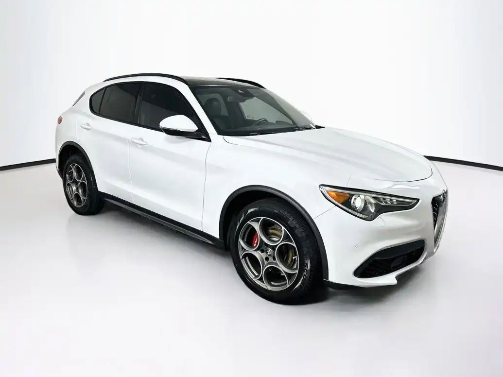 2022 Alfa Romeo Stelvio Ti AWD's photo
