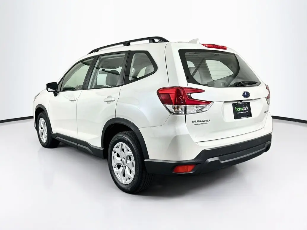 2023 Subaru Forester Base photo 5
