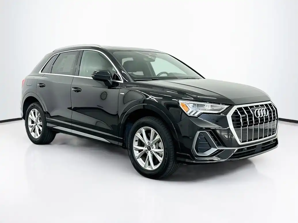 2025 Audi Q3 45 TFSI S Line Premium quattro's photo