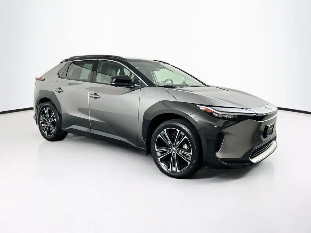 2023 Toyota bZ4X Limited FWD's photo