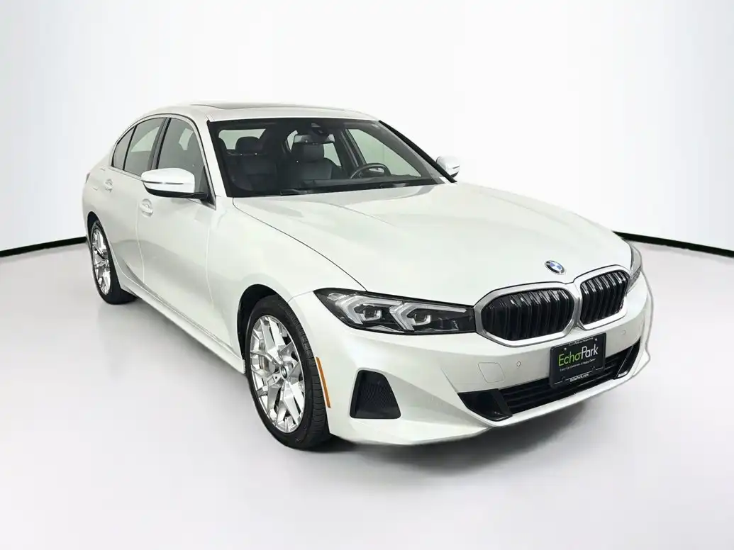 2025 BMW 3 Series 330i Sedan's photo