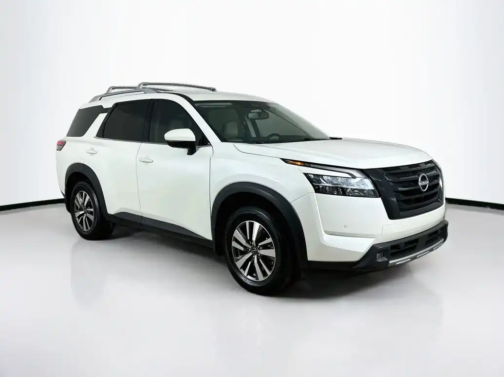 2022 Nissan Pathfinder SL 2WD's photo