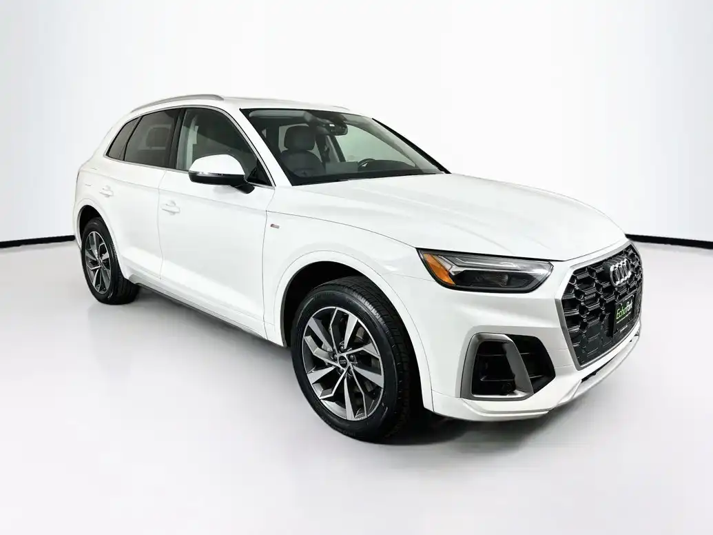 2023 Audi Q5 45 Premium Plus's photo