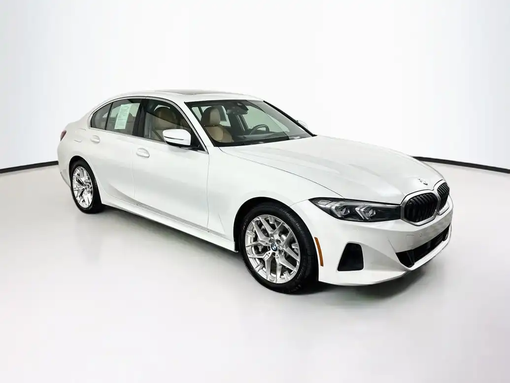 2025 BMW 3 Series 330i Sedan's photo