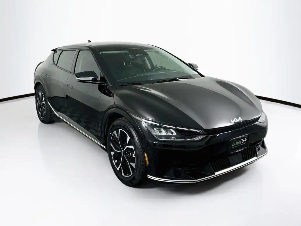2022 Kia EV6 Wind's photo
