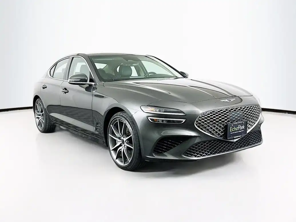 2025 Genesis G70 2.5T Standard's photo