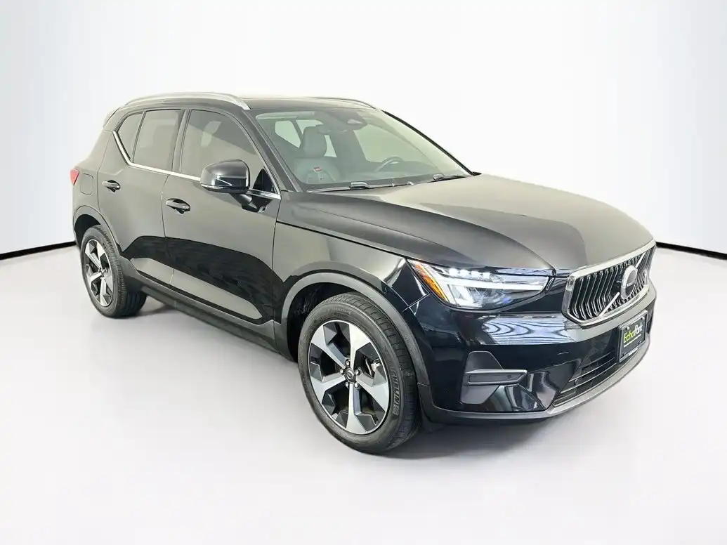 2024 Volvo XC40 B5 Core Bright AWD's photo