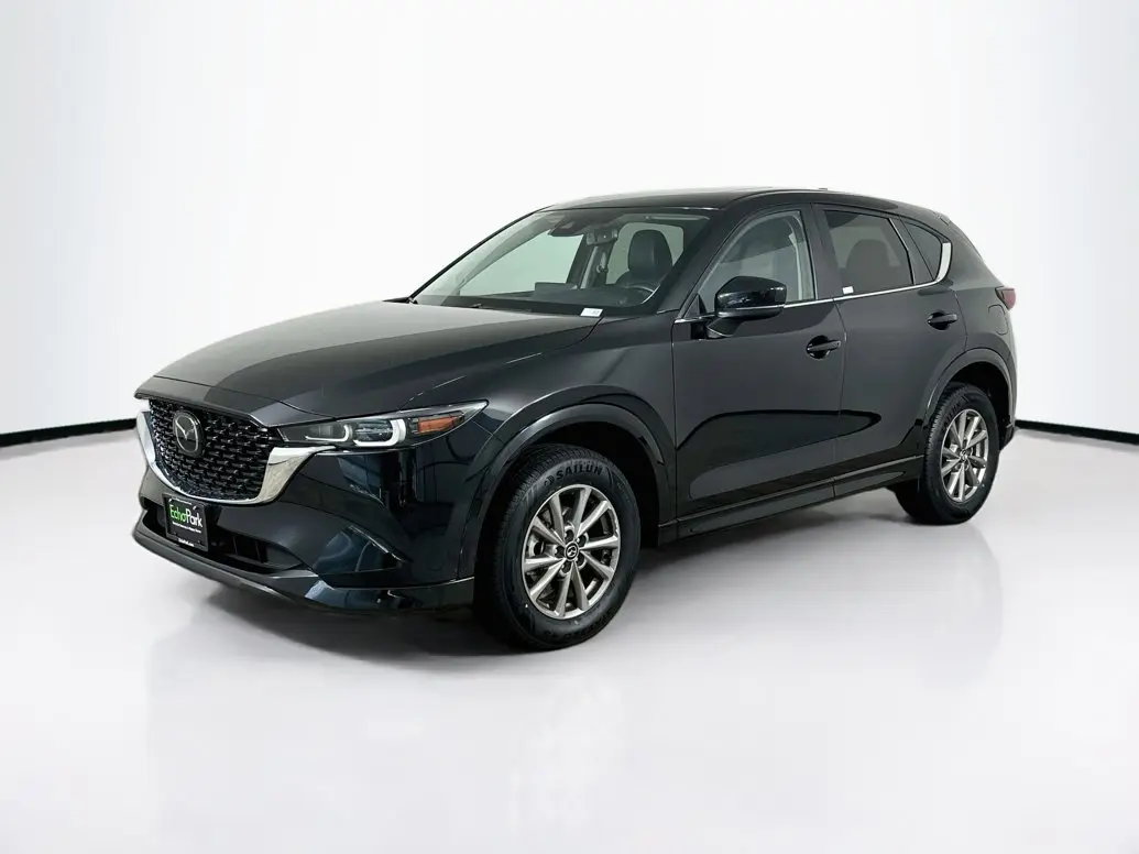 2025 Mazda CX-5 S Preferred package Auto AWD photo 3