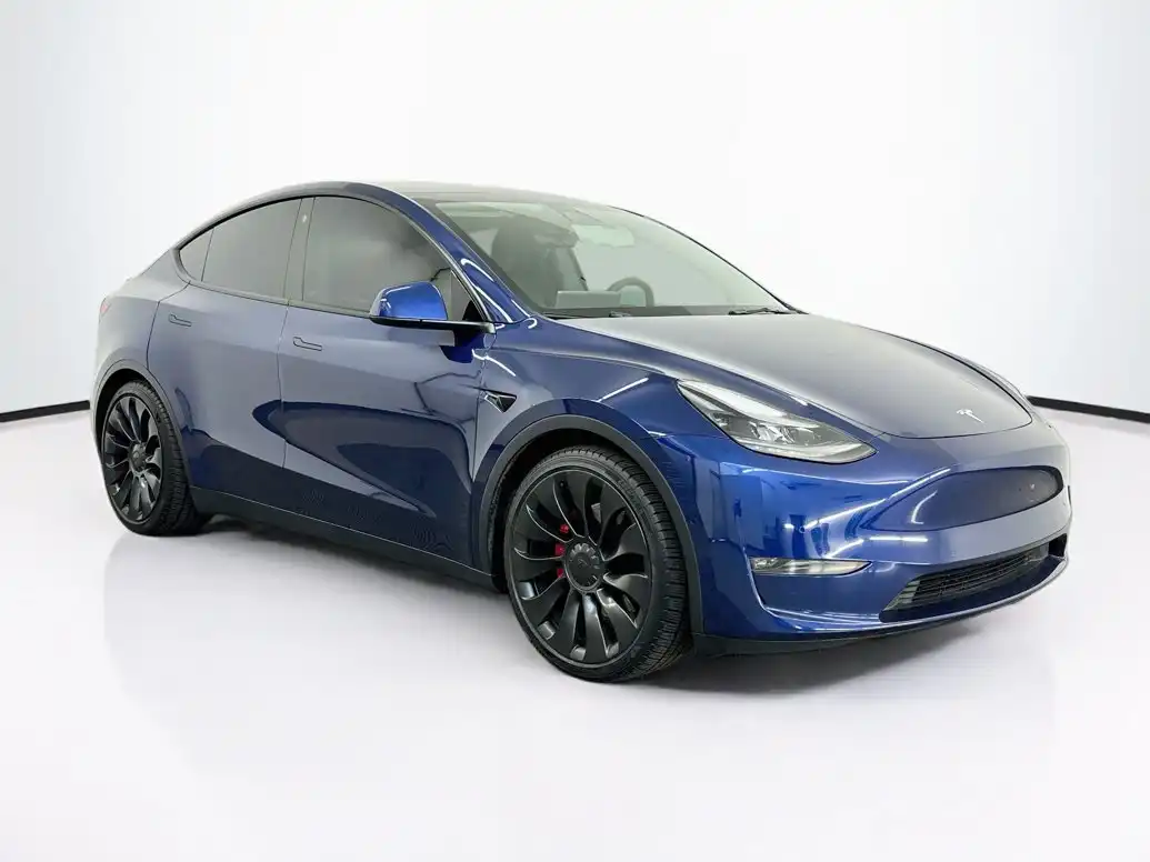 2022 Tesla Model Y Performance Dual Motor All-Wheel Drive's photo