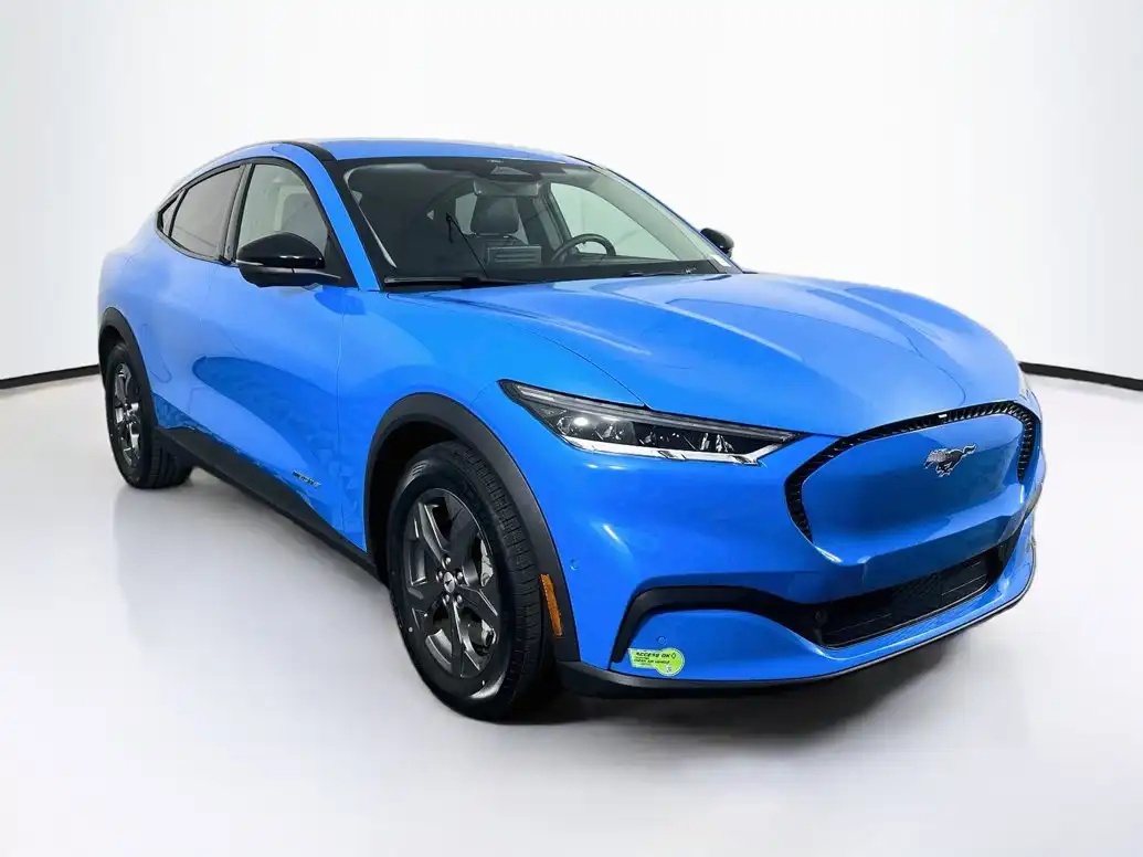 2023 Ford Mustang-Mach-e Select's photo