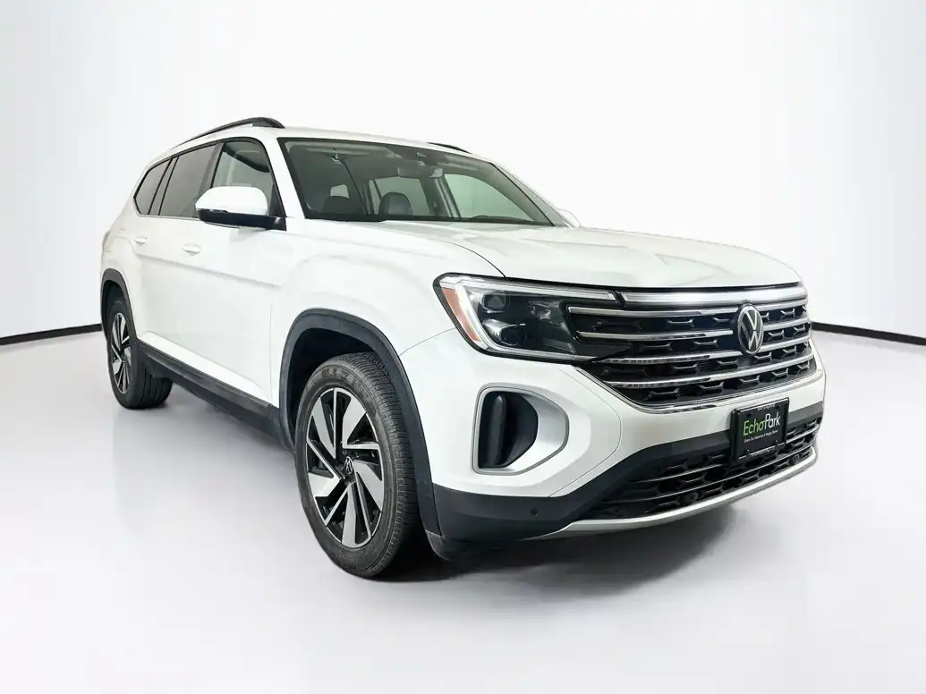 2025 Volkswagen Atlas 2.0T SE with Tech's photo