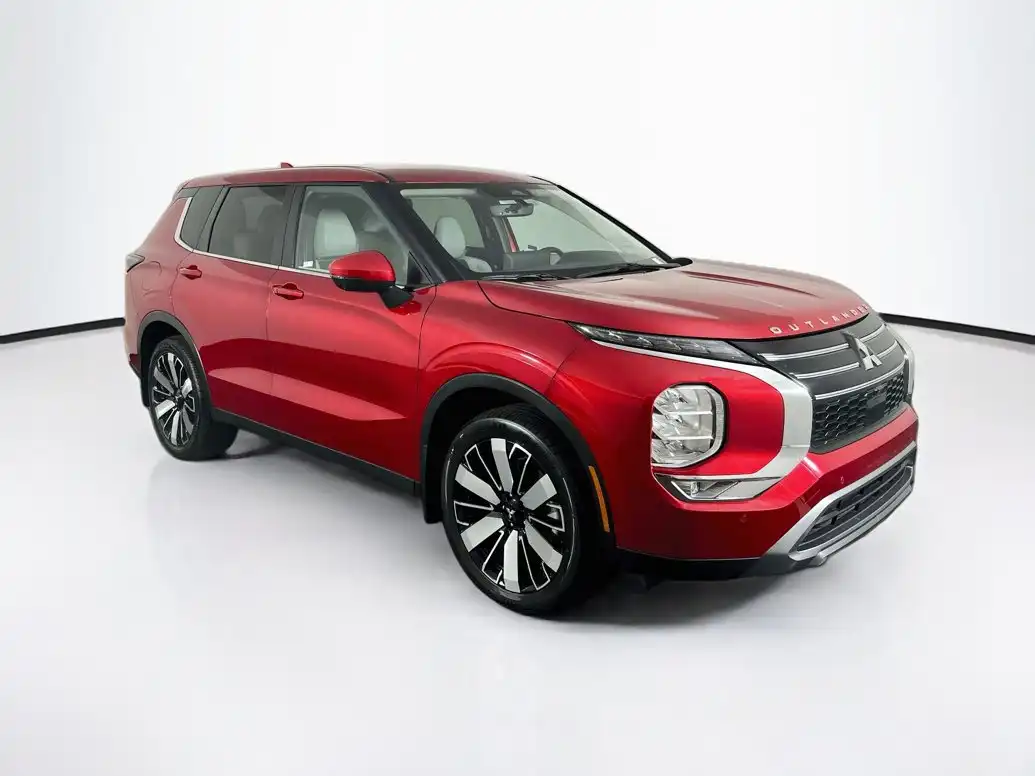 2025 Mitsubishi Outlander SE FWD's photo