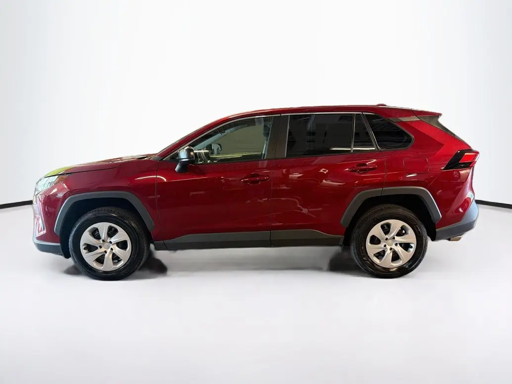 2025 Toyota RAV4 LE AWD photo 4