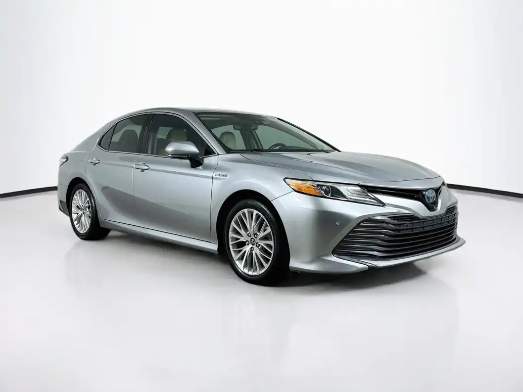 2019 Toyota Camry 2.5 Auto XLE Hybrid's photo